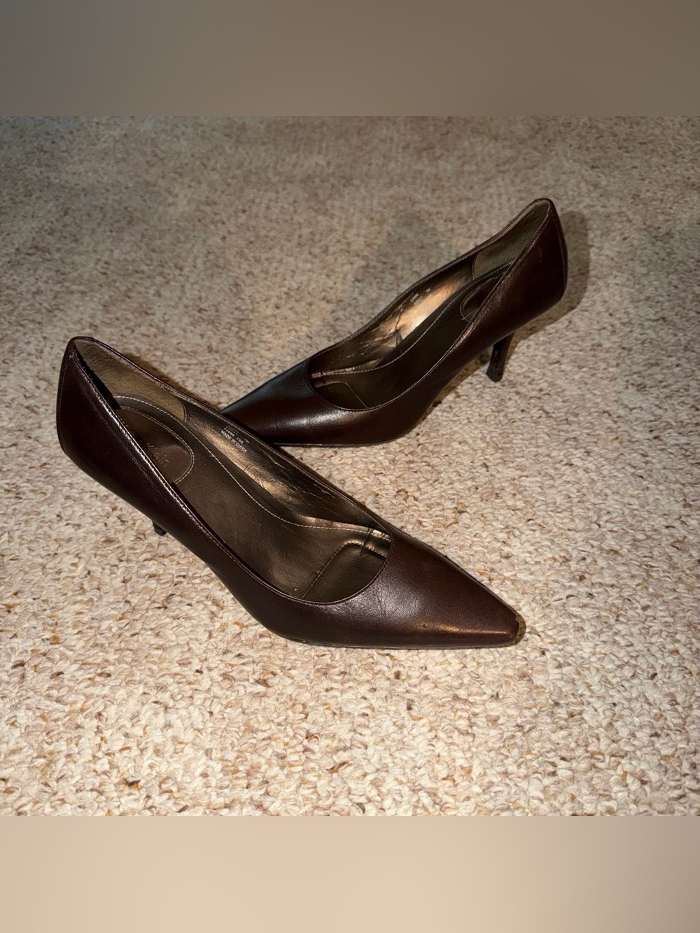 Vintage Calvin Klein Brown Leather Pointed Toe Kitten Heels Size 7